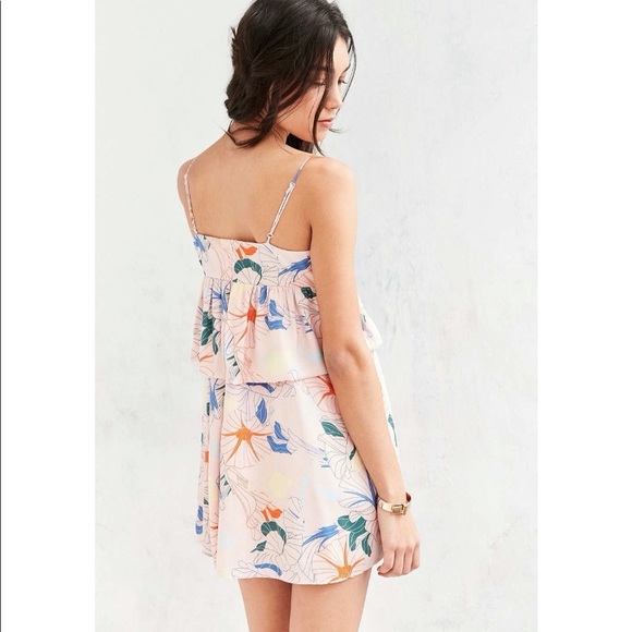 Alice + Urban Outfitters // Heaven Ruffle Dress🌛 - Picture 4 of 12